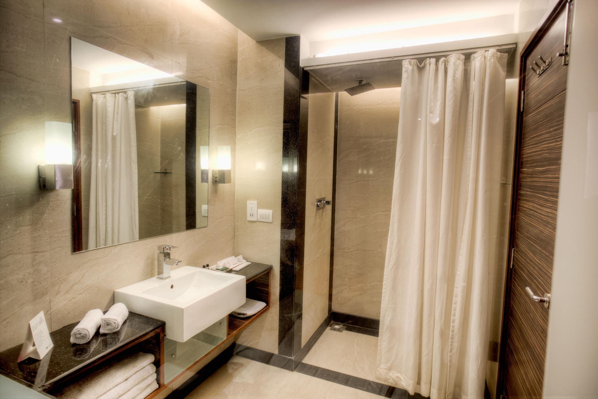 Mercure Chandigarh Tribune Chowk Екстериор снимка