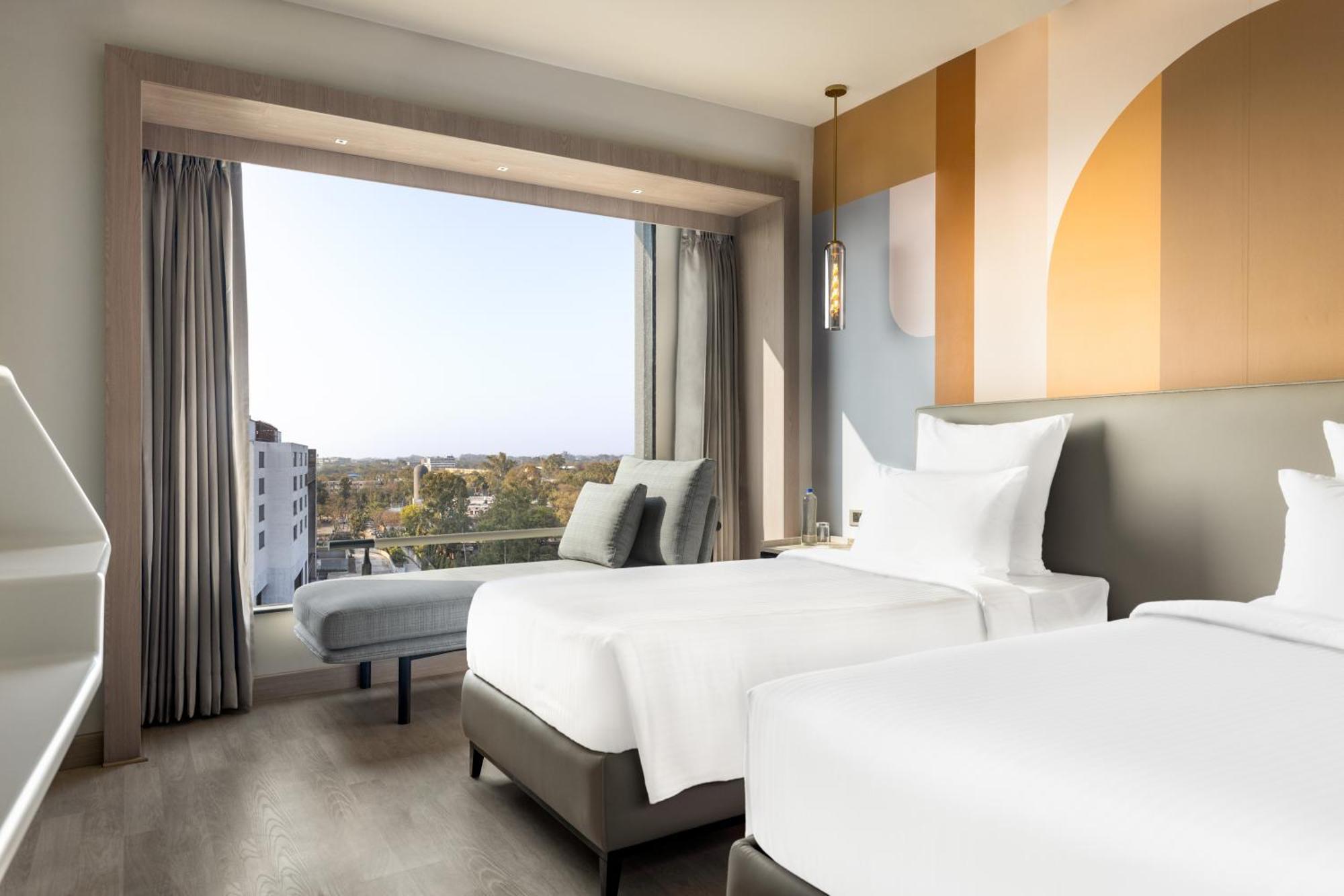 Mercure Chandigarh Tribune Chowk Екстериор снимка