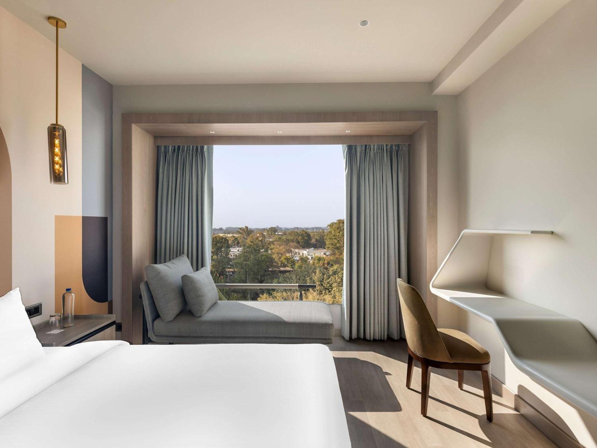 Mercure Chandigarh Tribune Chowk Екстериор снимка